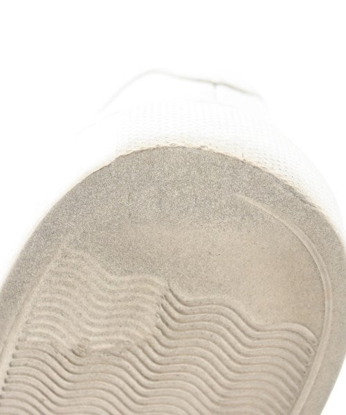 vingtrois รองเท้าผ้าใบ