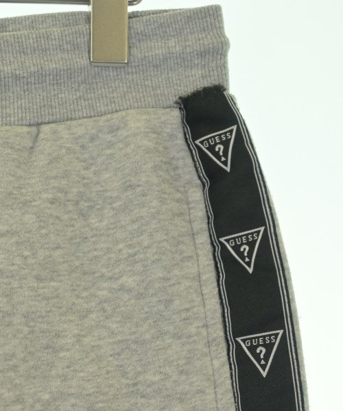 GUESS กางเกงขาสั้น