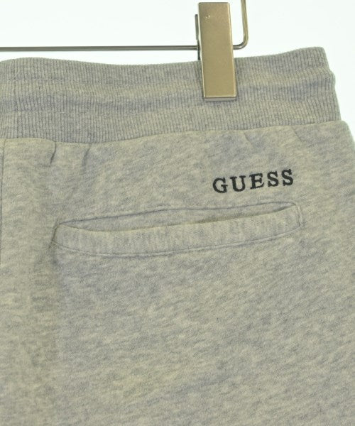 GUESS กางเกงขาสั้น