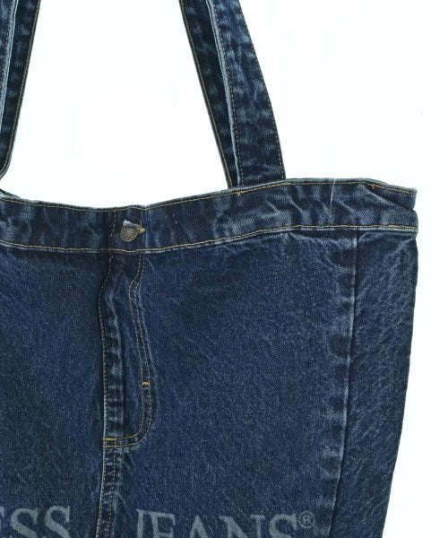 GUESS กระเป๋าถือขนาดใหญ่