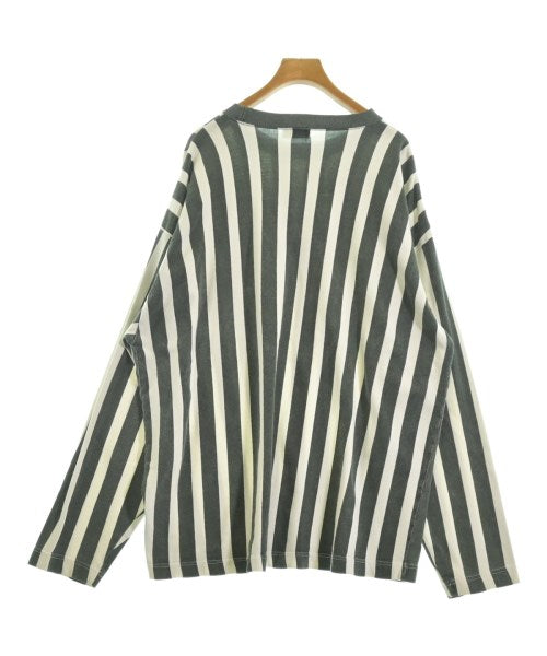 GUESS เสื้อยืด/เสื้อท็อปส์