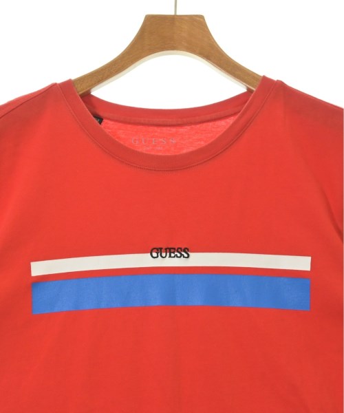 GUESS เสื้อยืด/เสื้อท็อปส์