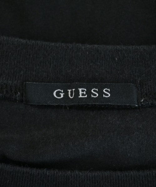GUESS เสื้อยืด/เสื้อท็อปส์