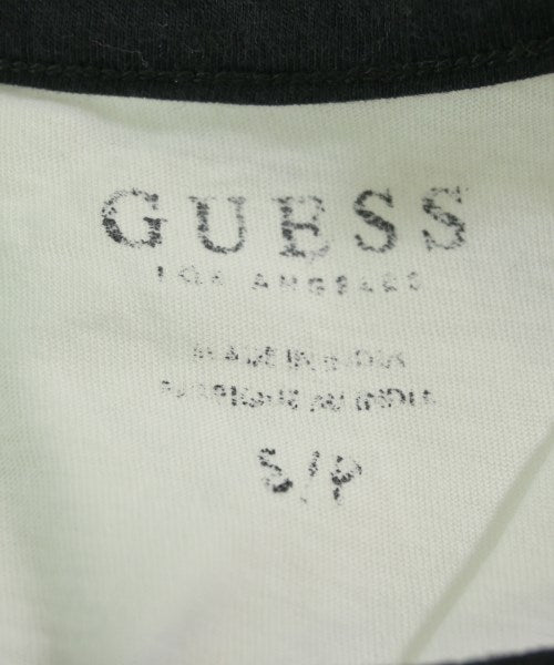 GUESS เสื้อยืด/เสื้อท็อปส์