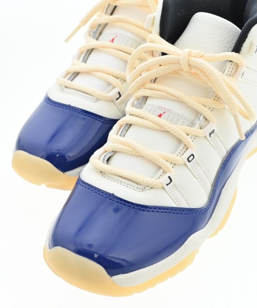 NIKE รองเท้าผ้าใบ