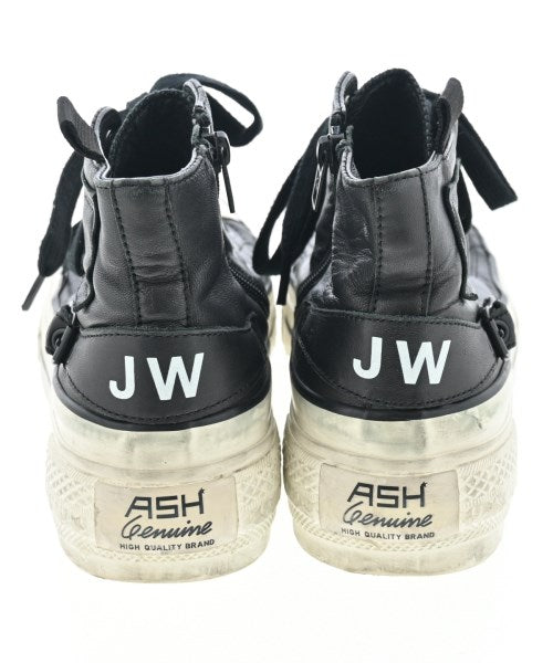 JUNYA WATANABE รองเท้าผ้าใบ