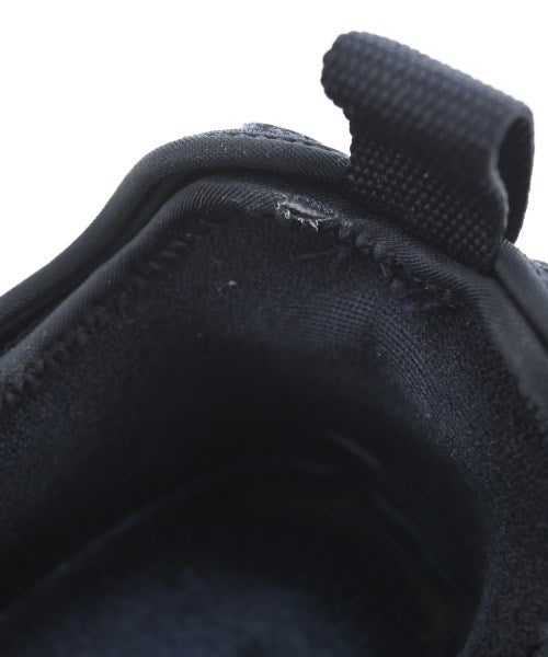 COMME des GARCONS HOMME PLUS รองเท้าผ้าใบ