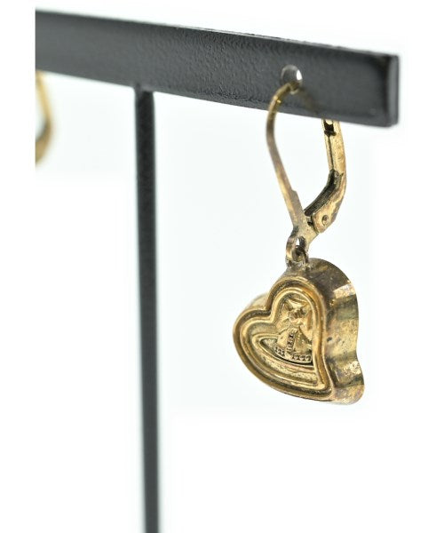 Vivienne Westwood เจาะ