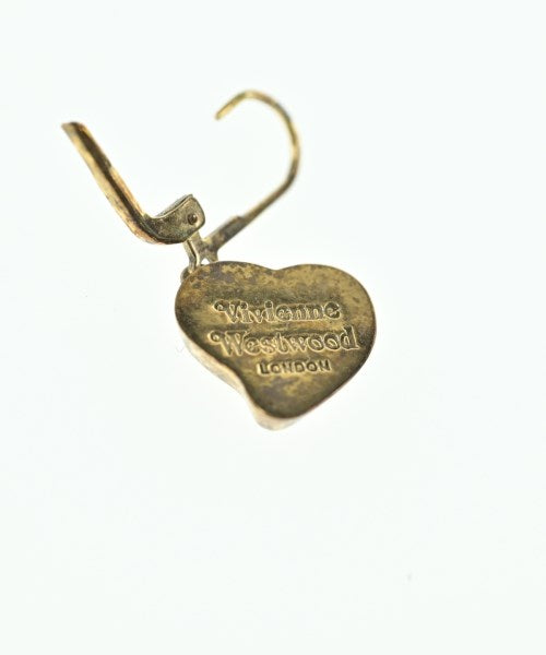 Vivienne Westwood เจาะ