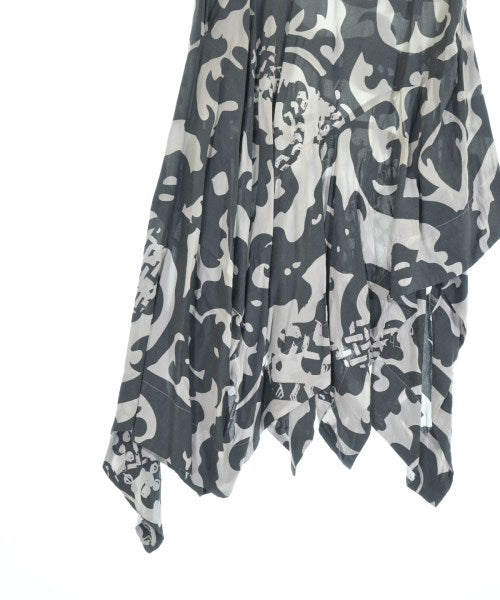 Vivienne Westwood กระโปรงยาวถึงเข่า
