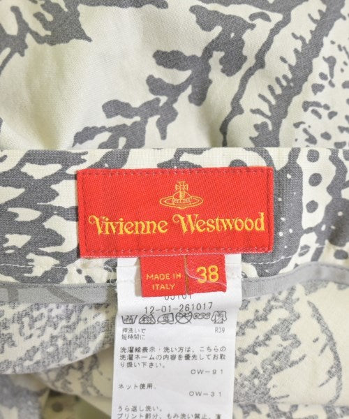 Vivienne Westwood กระโปรงยาวถึงเข่า