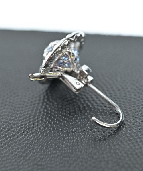 Vivienne Westwood เจาะ