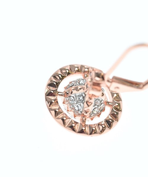 Vivienne Westwood เจาะ