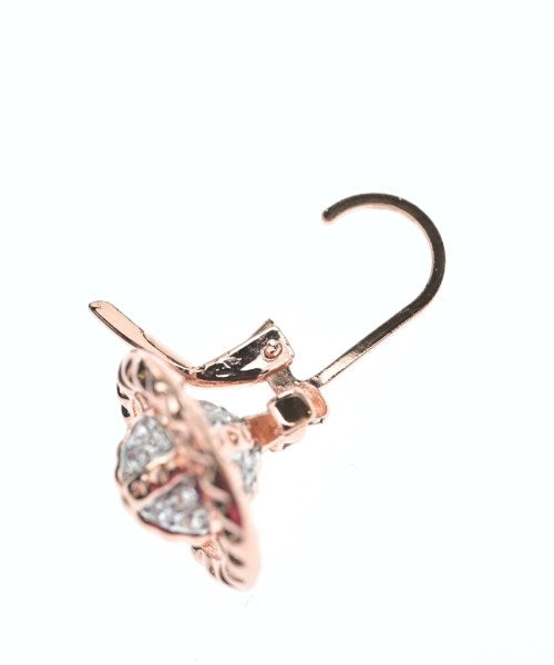 Vivienne Westwood เจาะ