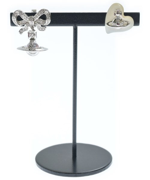 Vivienne Westwood เจาะ