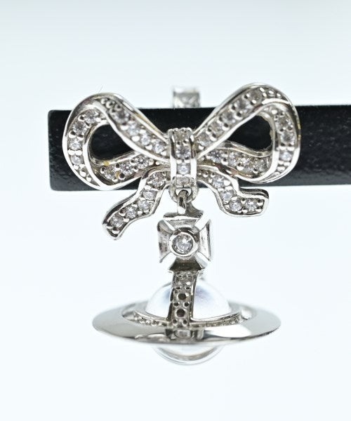 Vivienne Westwood เจาะ