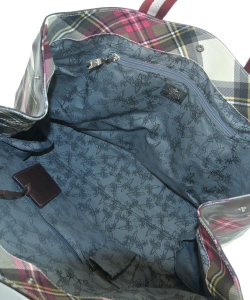 Vivienne Westwood กระเป๋าถือขนาดใหญ่