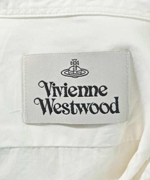 Vivienne Westwood เสื้อลำลอง