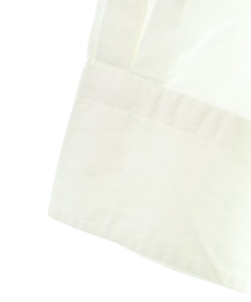 Vivienne Westwood เสื้อลำลอง