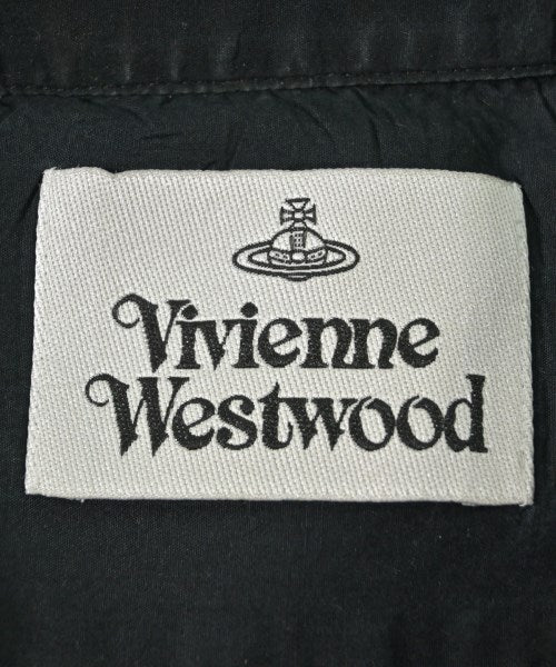 Vivienne Westwood เสื้อลำลอง