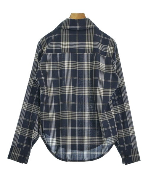 Vivienne Westwood เสื้อลำลอง