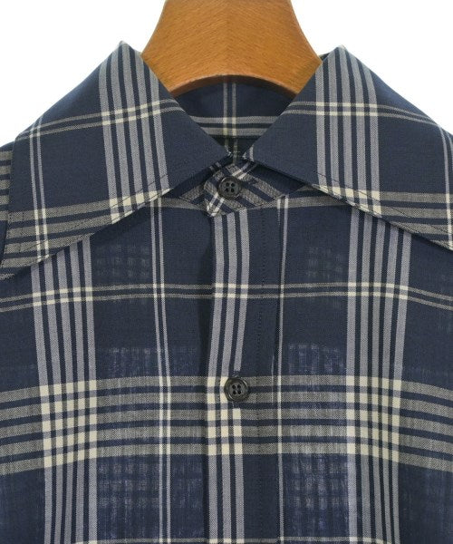 Vivienne Westwood เสื้อลำลอง