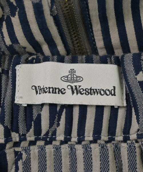 Vivienne Westwood กระโปรงยาวถึงเข่า