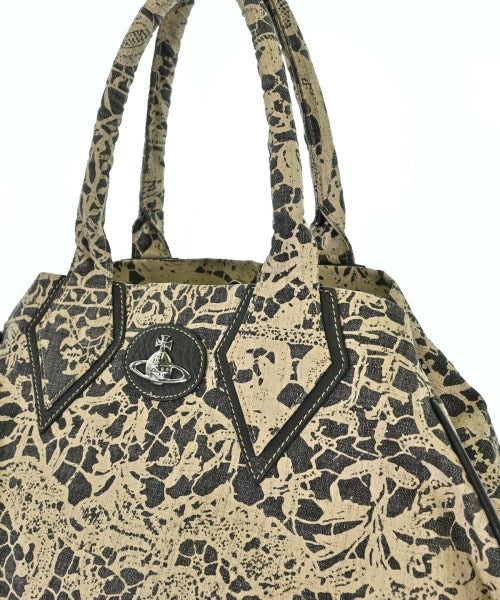 Vivienne Westwood กระเป๋าถือขนาดใหญ่