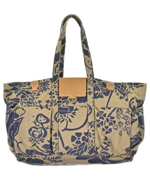 Vivienne Westwood กระเป๋าถือขนาดใหญ่