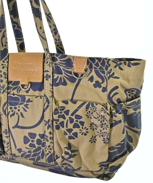 Vivienne Westwood กระเป๋าถือขนาดใหญ่