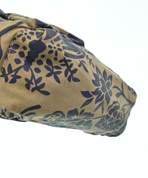 Vivienne Westwood กระเป๋าถือขนาดใหญ่