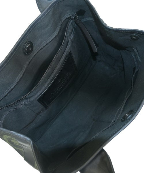 Vivienne Westwood กระเป๋าถือขนาดใหญ่