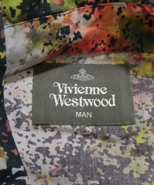 Vivienne Westwood เสื้อลำลอง