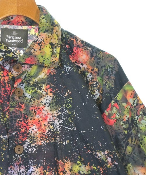 Vivienne Westwood เสื้อลำลอง