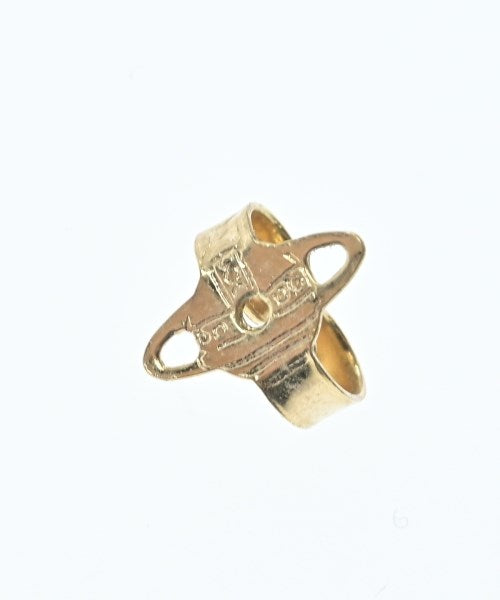 Vivienne Westwood เจาะ