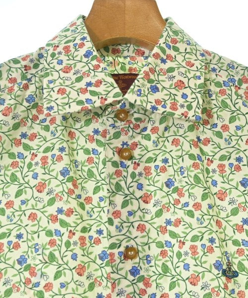 Vivienne Westwood เสื้อลำลอง