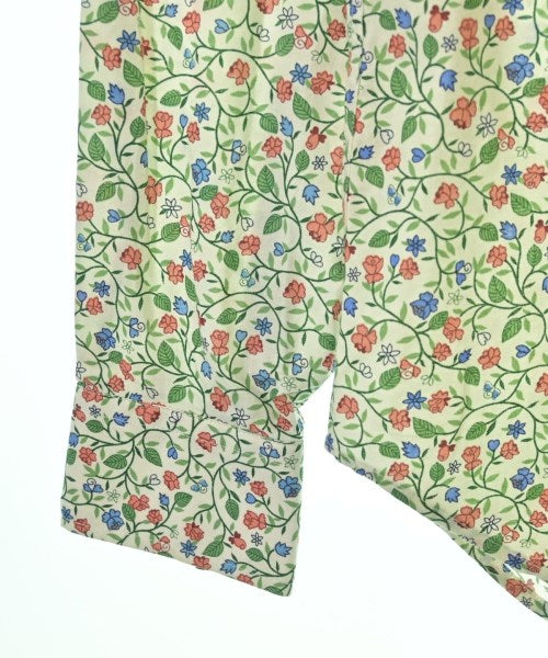Vivienne Westwood เสื้อลำลอง