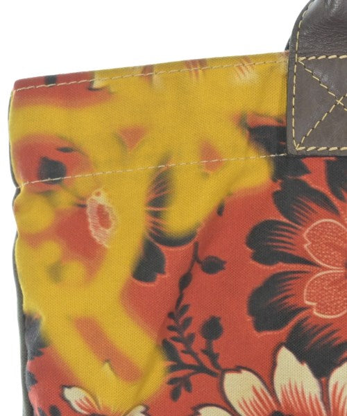 Vivienne Westwood กระเป๋าถือขนาดใหญ่