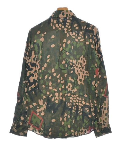 Vivienne Westwood เสื้อลำลอง