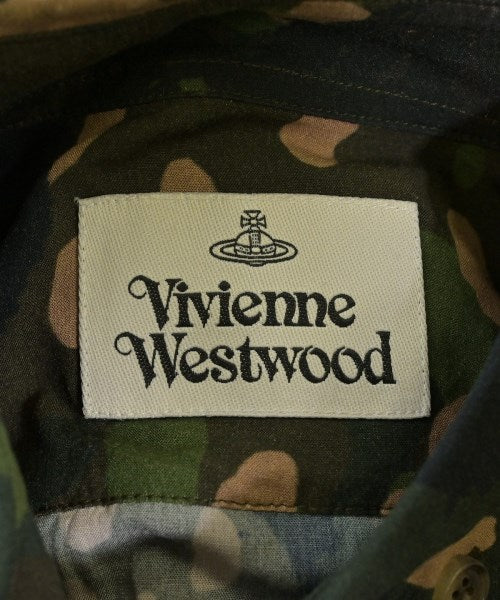 Vivienne Westwood เสื้อลำลอง