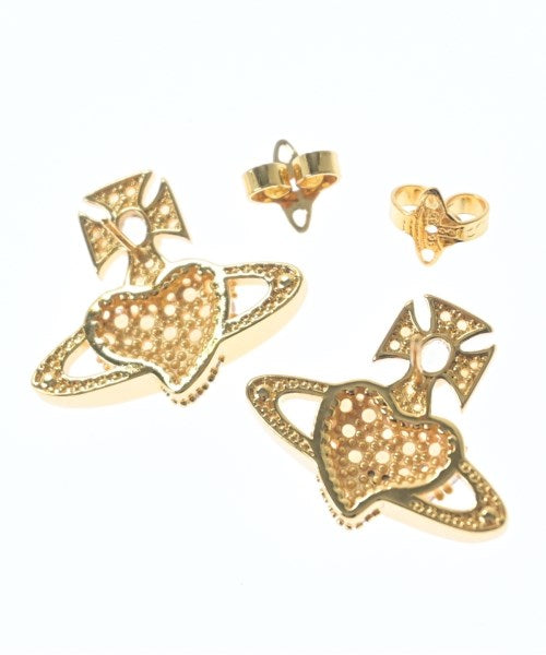 Vivienne Westwood เจาะ