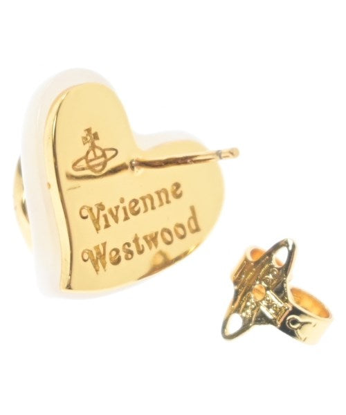 Vivienne Westwood เจาะ
