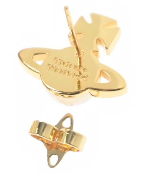 Vivienne Westwood เจาะ