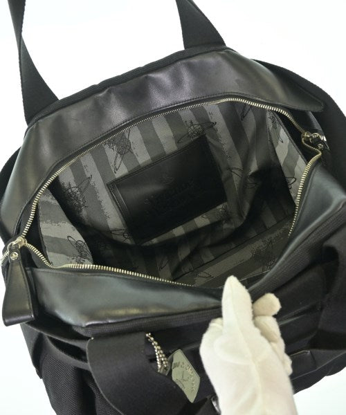 Vivienne Westwood MAN กระเป๋าใส่อุปกรณ์ขนาดใหญ่