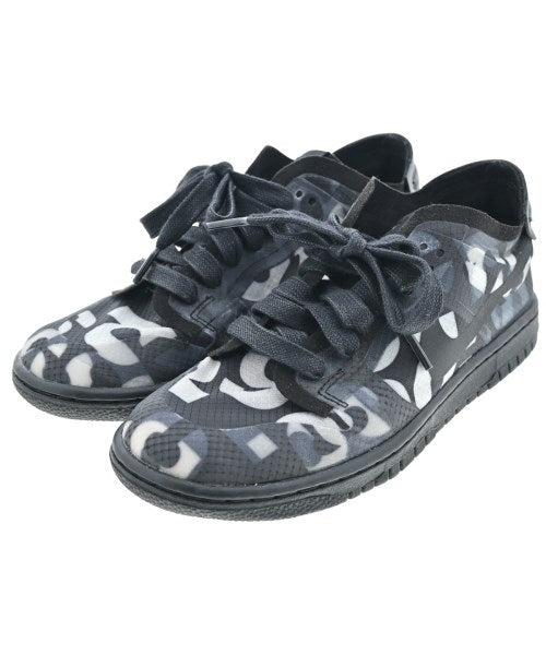 COMME des GARCONS รองเท้าผ้าใบ