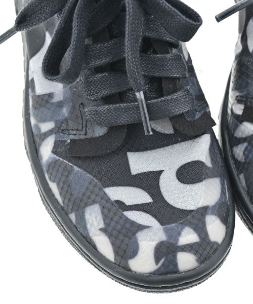 COMME des GARCONS รองเท้าผ้าใบ