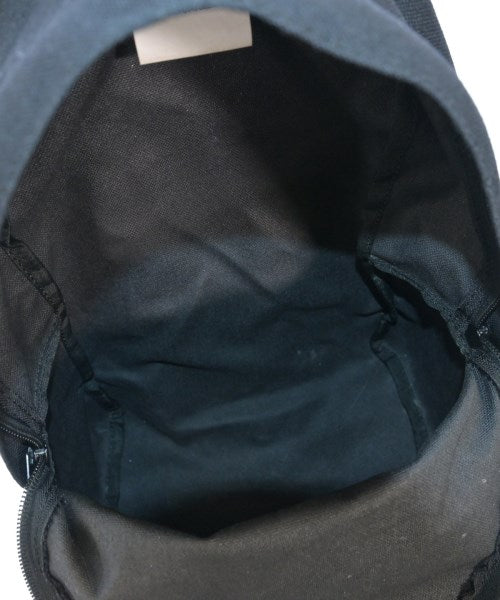 COMME des GARCONS เป้สะพายหลัง