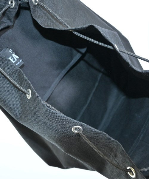 COMME des GARCONS เป้สะพายหลัง