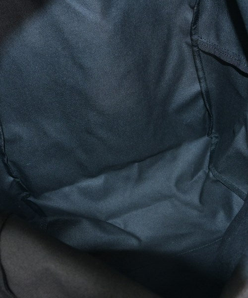 COMME des GARCONS เป้สะพายหลัง
