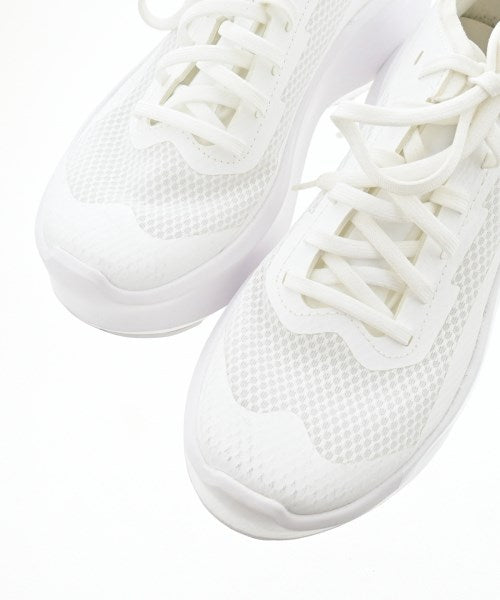 COMME des GARCONS รองเท้าผ้าใบ